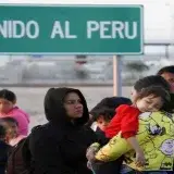 Perú alista convenios navales para deportar migrantes venezolanos