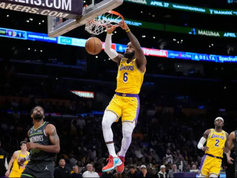 Lakers luchó y venció a Timberwolves