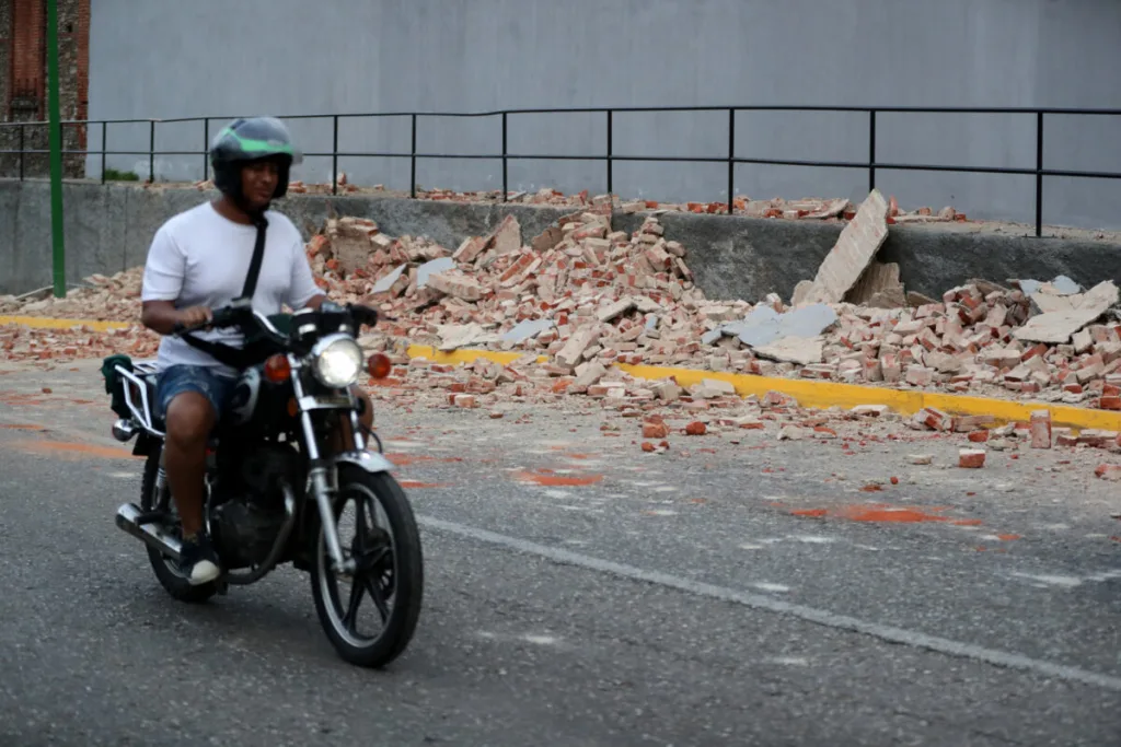 Delcy Rodríguez declara emergencia nacional tras sismos de magnitud 7,2 y 7,5
