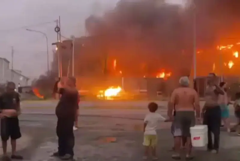 Catia La Mar y otras zonas de La Guaira reportan colapsos, incendios y fallas tras sismos
