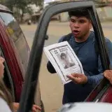 Familia busca a joven desaparecido en La Guaira tras sismos