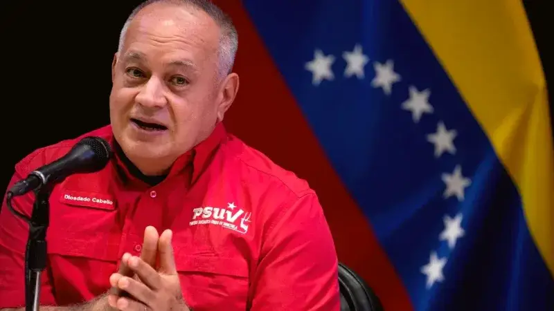 Diosdado Cabello arremete contra el SNTP
