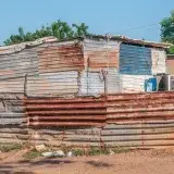 File:Typical humble home around specialty pediatric hospital in Maracaibo 2.jpg
