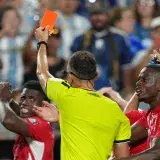 La IFAB corrigió su postura sobre una roja en Argentina-Suiza