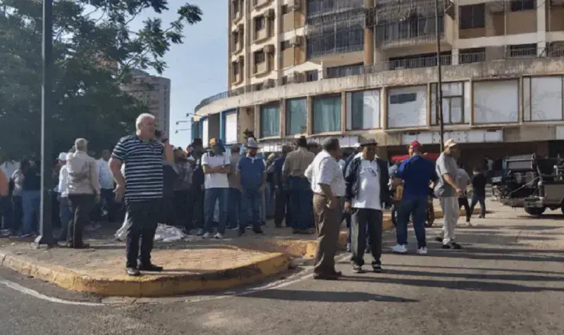 Trabajadores y gremios marchan en Maracaibo para exigir aumento salarial