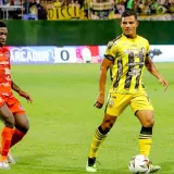 Táchira tumbó el invicto en casa de Puerto Cabello y sigue puntero