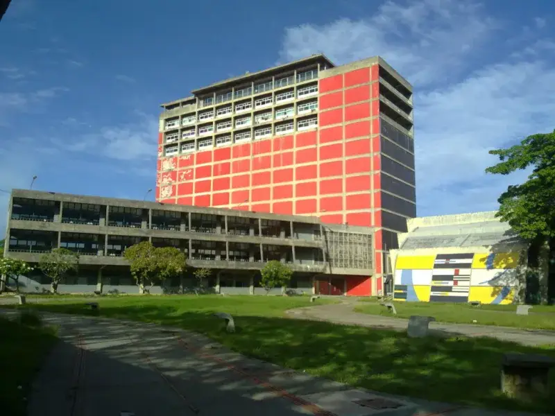 UCV suspende clases hasta 1 de septiembre tras sismos