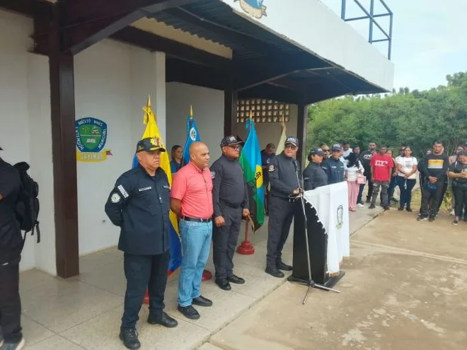 Cabimas recibe a nuevos aspirantes policiales en la UNES