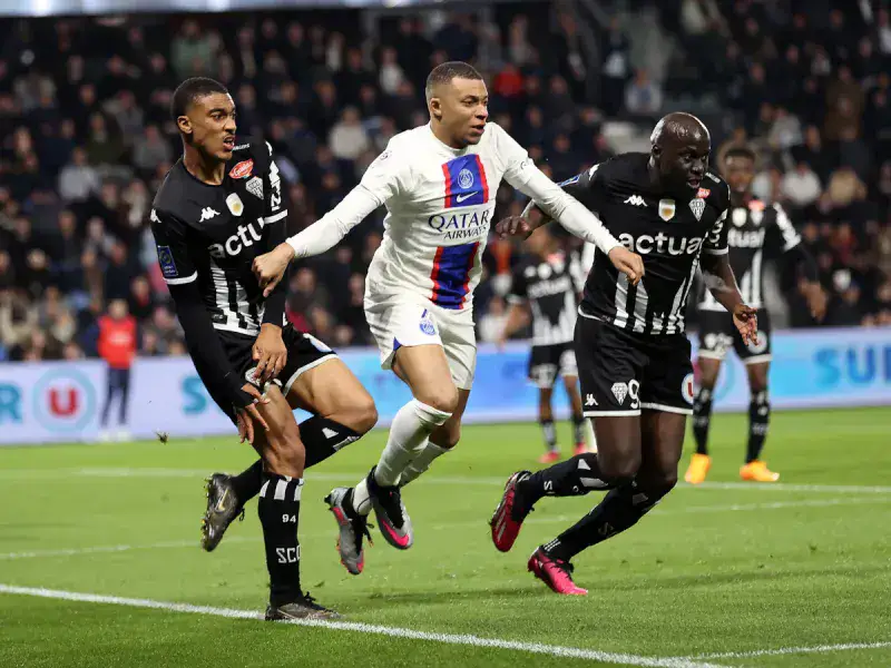 Mbappé acerca al PSG hacia el título