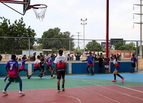 Maracaibo destina tributos a canchas, plazas y parques