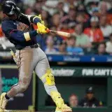 Ronald Acuña Jr. sacude grand slam y llega a su tercer 20-20 en la MLB