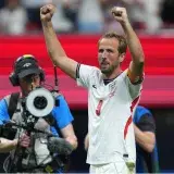 Kane lideró la remontada de Inglaterra y aseguró el pase a octavos