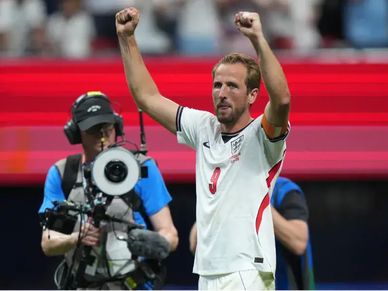 Kane lideró la remontada de Inglaterra y aseguró el pase a octavos