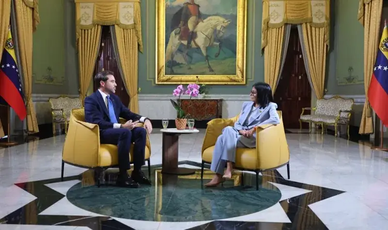 Delcy Rodríguez niega pacto con EE. UU. tras captura de Maduro