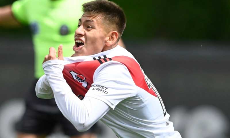El "Diablito" Echeverri jugará en el Manchester City en el 2025