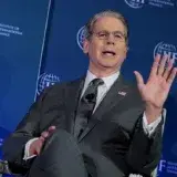 Bessent dice que la economía venezolana volverá a operar en dólares
