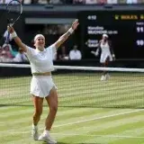 Muchova salva match point y llega a final de Wimbledon