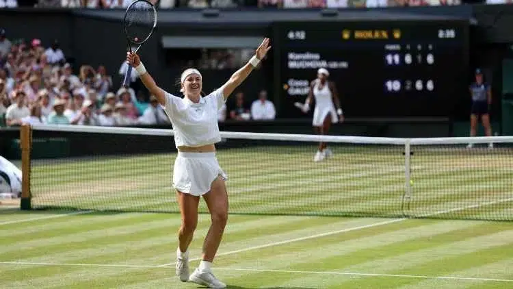 Muchova salva match point y llega a final de Wimbledon