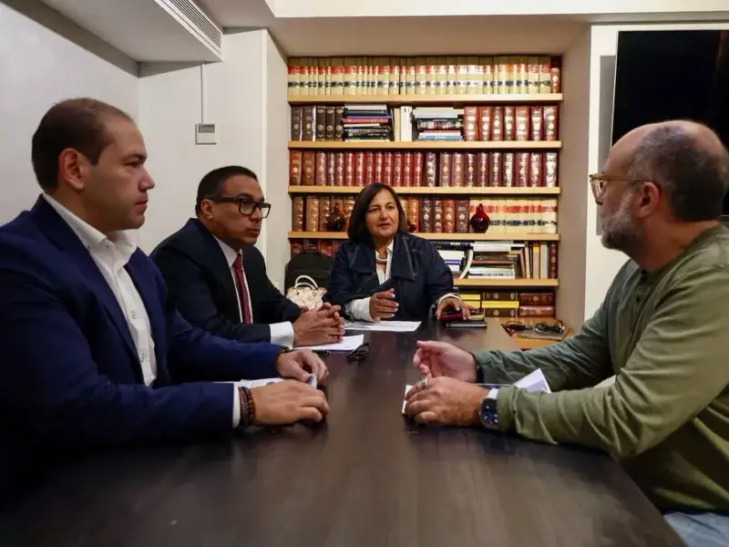 Delegación opositora recibe propuestas para la reinstitucionalización