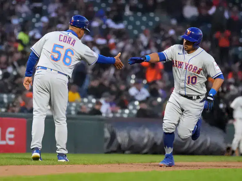 Escobar sacó el segundo jonron de la temporada