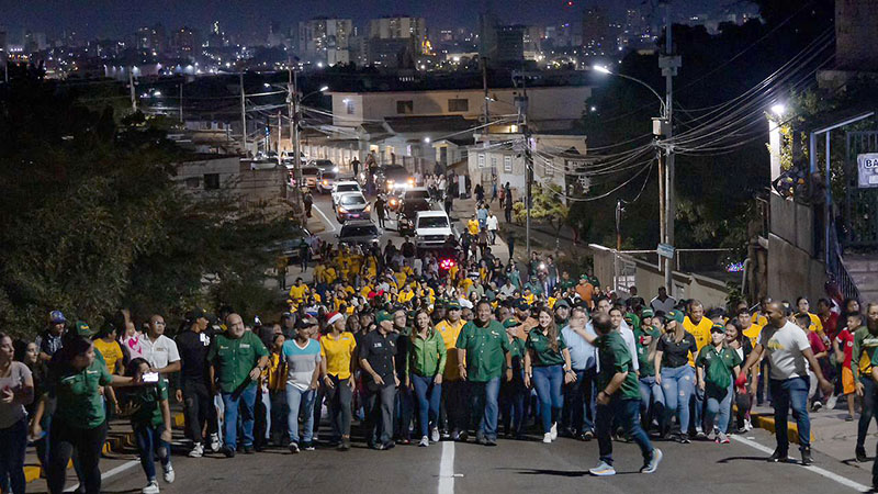 Alcaldía de Maracaibo entrega asfaltado y alumbrado el tramo La Milagrosa – Corito en Los Haticos