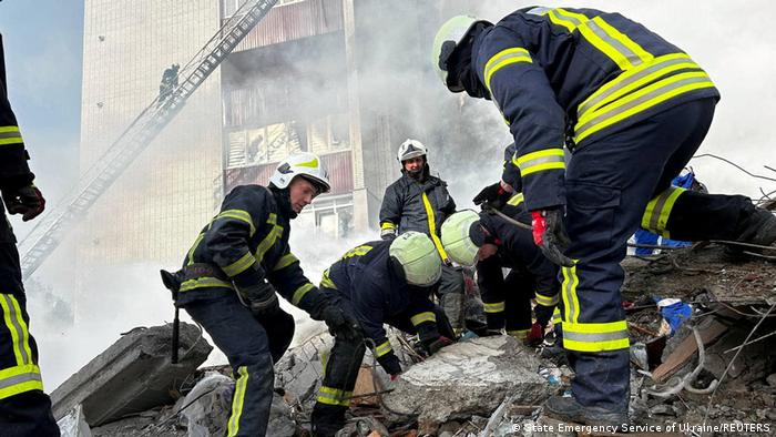 Al menos 17 personas mueren en ataques rusos en Ucrania
