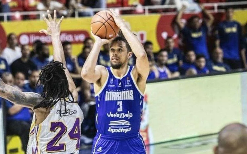 Marinos pierde a Michael Bryson por el resto de la Final de la SPB