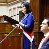 Fujimori asume en Perú con promesa de frenar abandono