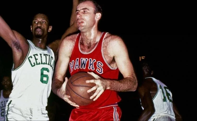 Muere a los 93 años Bob Pettit, leyenda dorada de los Hawks y primer