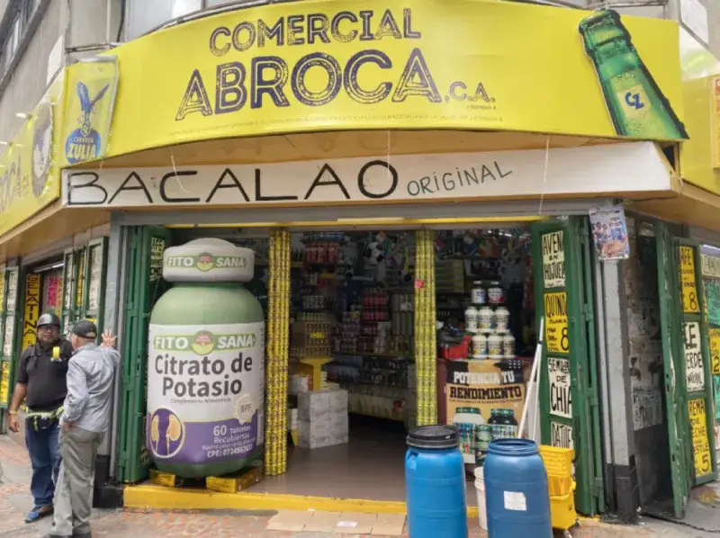 Comerciantes de La Candelaria siguen abiertos entre pérdidas, deudas y miedo al sismo