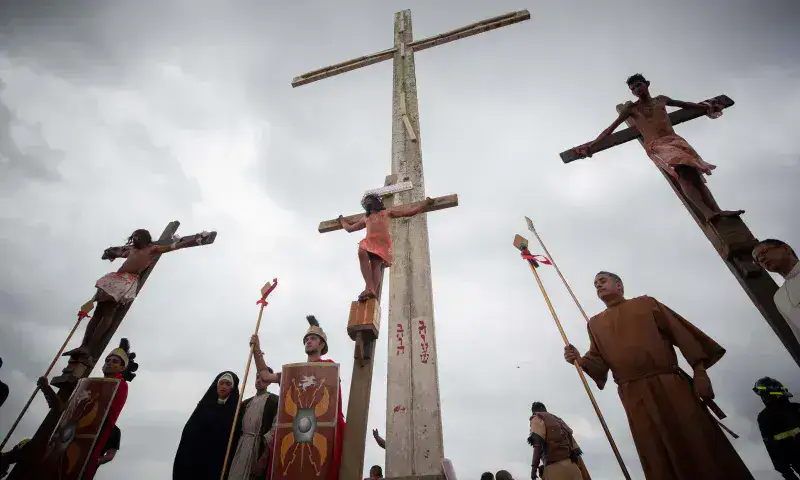 Más de 700 caraqueños acompañaron el Vía Crucis en Petare