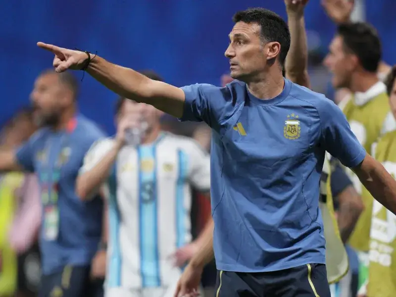Argentina avanzó con sufrimiento y Scaloni celebró