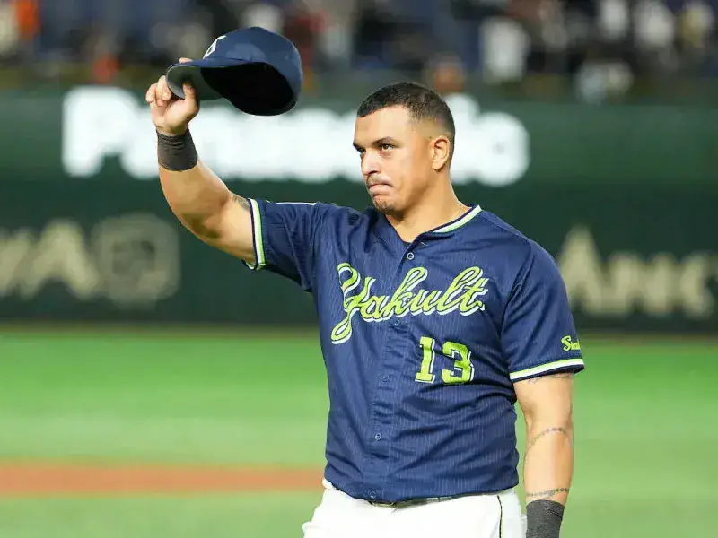 José Osuna batea sobre .300 en Japón