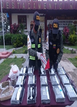 Localizan 17 panelas de droga en cárcel de Tocorón