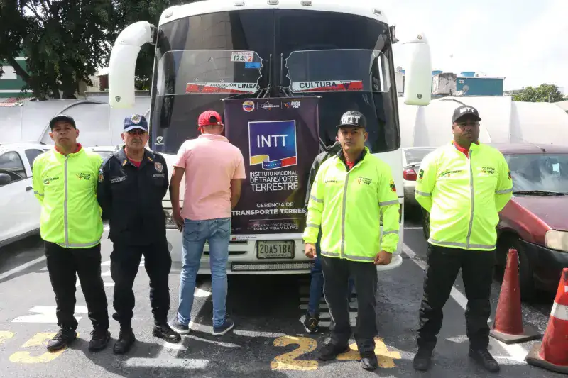 Sancionaron a transportista por imprudencias en la autopista