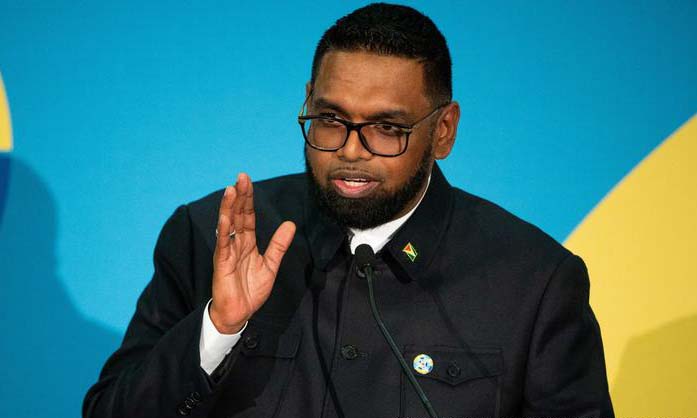 Presidente de Guyana califica de "amenaza directa" plan de Maduro