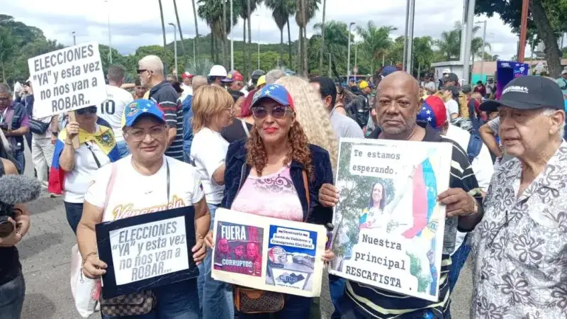 Caracas exige junta tras terremotos