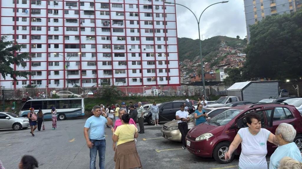 Terremoto de magnitud 7,5 sacude Venezuela y deja daños materiales