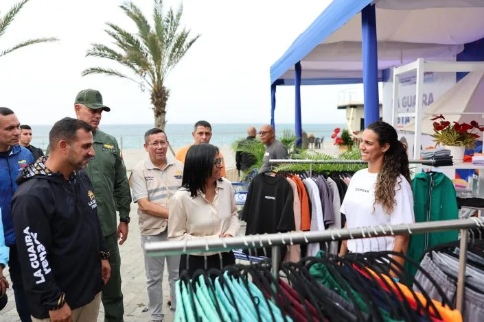 Comerciantes informales de La Guaira exigen ayuda financiera