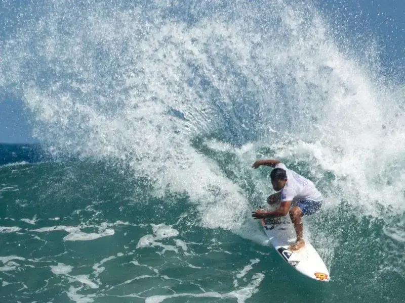 Venezuela se queda con oro y plata en surf masculino