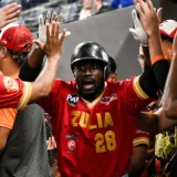 Águilas barre a Leones y asciende al sexto lugar