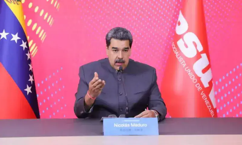 Maduro llama a la honestidad a los funcionarios públicos