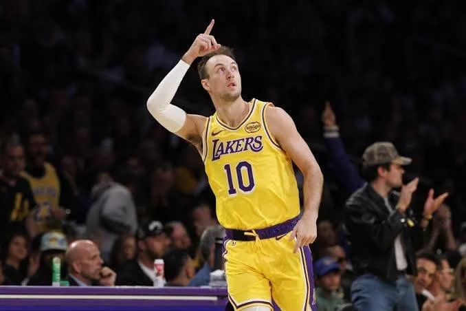 Kennard llega a Phoenix por 13 millones de dólares y dos temporadas