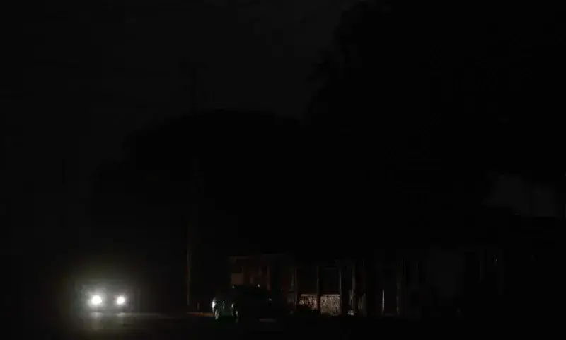 Vecinos del barrio Las Tarabas denuncian continuos cortes eléctricos