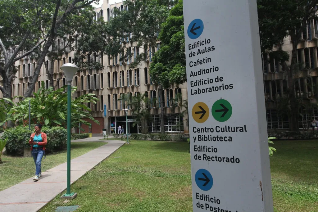UCAB retomará clases virtuales desde el 8 de julio