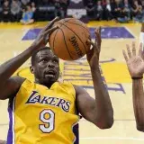 Luol Deng lamenta haber firmado con los Lakers en 2016