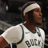 Bucks exploran traspasar a Myles Turner tras una temporada en Milwaukee