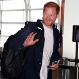 Príncipe Harry gana demanda contra el Mirror por pinchazos de su móvil