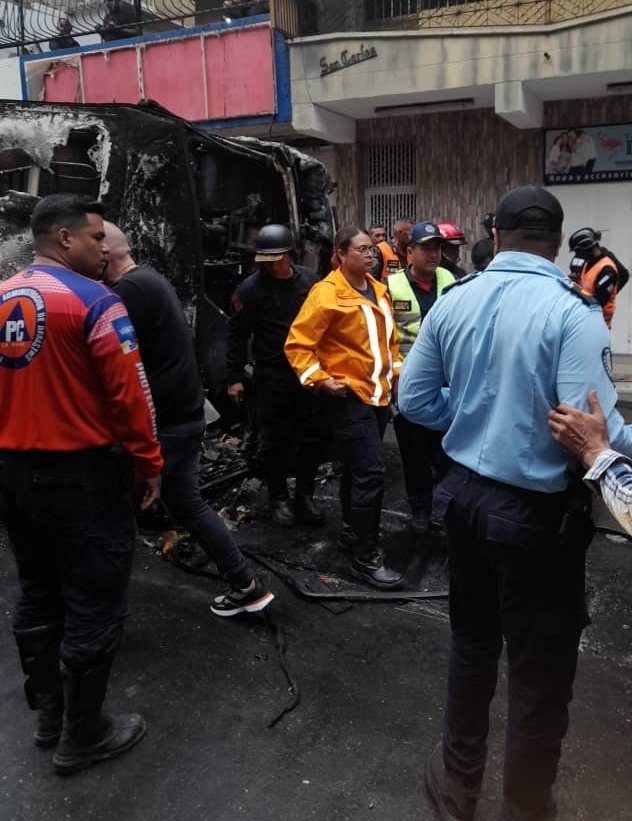 Tres personas fallecidas y siete heridas tras choque en La Guaira