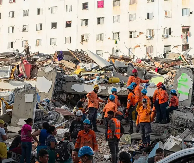 Balance oficial eleva a 920 los muertos y 3.360 heridos por la emergencia sísmica